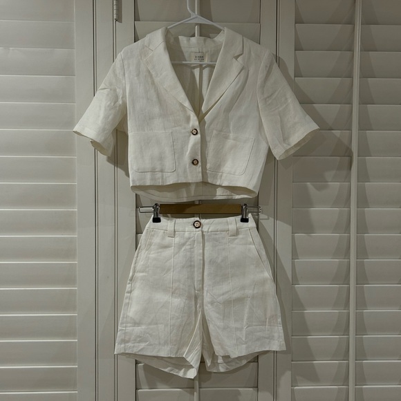 DISSH Off White Linen Set - Picture 1 of 5